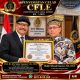 ‎Sinergi Hukum dan Pers: Prof. Sutan Nasomal Anugerahi Rishki Nifayadi Gelar CFLE