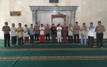 Jumling di Masjid Syahmin, Wakapolres Lampung Utara Sosialisasikan SKB Orgen Tunggal dan Layanan 110